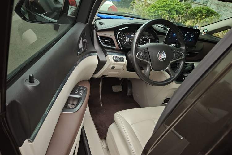 Used Buick GL8 2021 Land Cruiser Executive Class 652T Luxury Model
