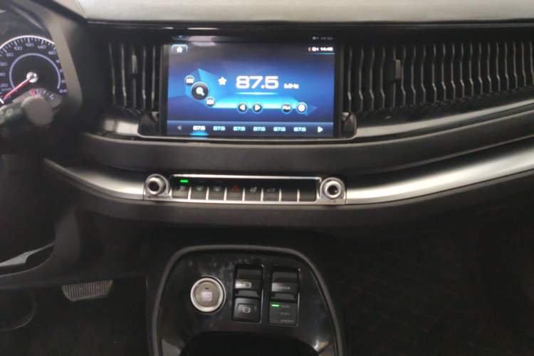 Used Haval H2s 2017 Red-Label 1.5T Dual-Clutch Elite Model
