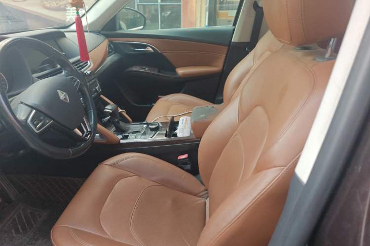 Used BORGWARD BX7 2016 28T Two-Wheel Drive Luxury Version 5 Seats
