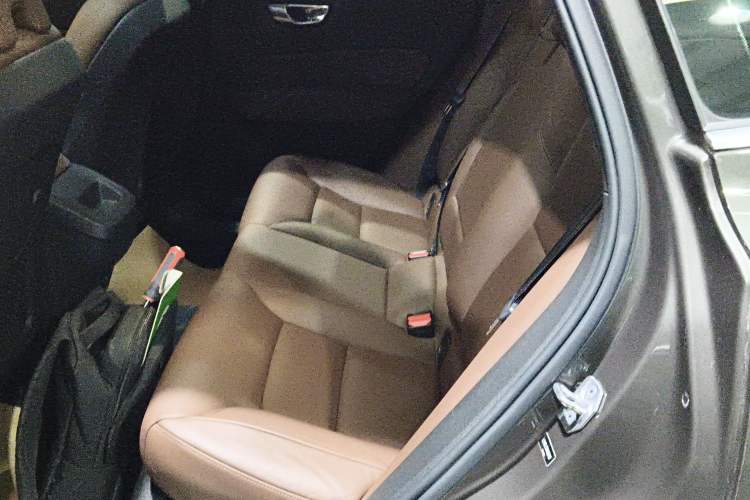 Used Volvo XC60 2022 B5 4x4 Zhiyi Luxury Edition
