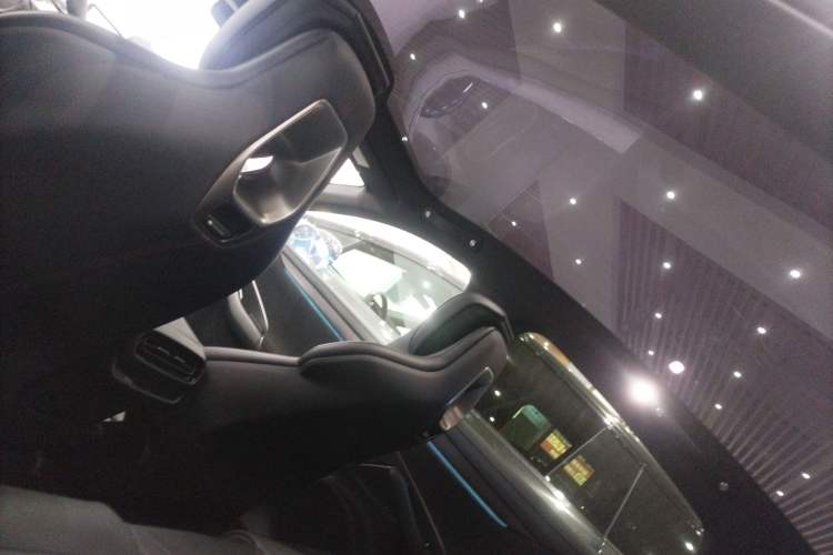 Used  SU7 2024 Rear-Drive Ultra-Long Range Advanced Pro-Level Intelligent Driving Version
