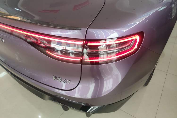 Used Hima Luxeed S7 2025 785 km Ultra