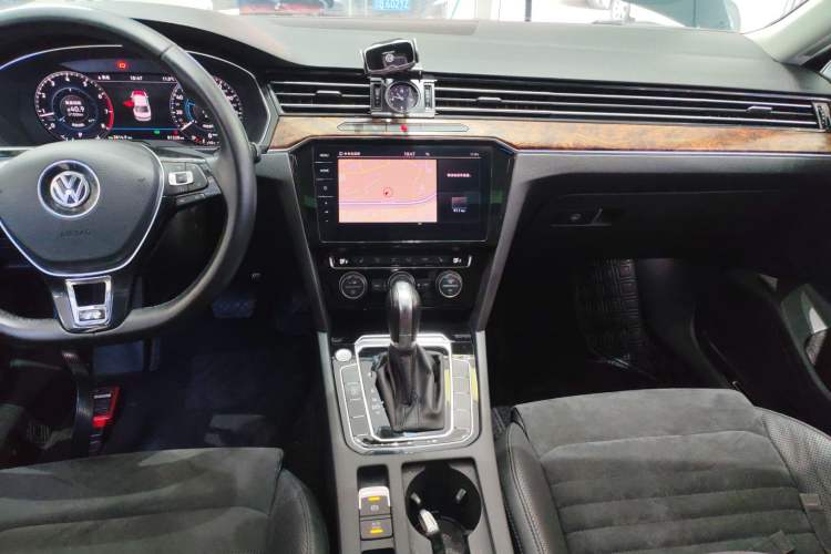 Used Volkswagen Magotan 2018 330TSI DSG Luxury Model
