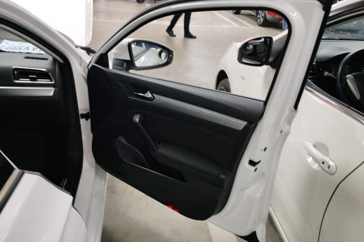 Used Volkswagen Lamando 2019 230TSI DSG Fashion Edition China VI
