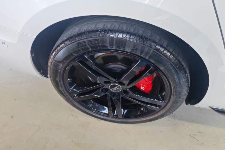 Used Audi A4L 2022 40 TFSI Luxury Dynamic Model
