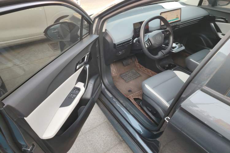 Used MG 4 EV 2023 415 km Range Sea-Champion Executive Edition
