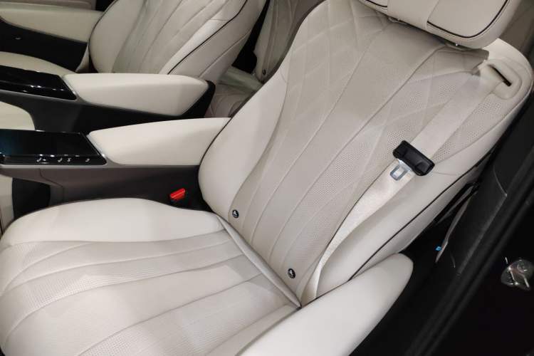 Used Denza D9 2024 DM-i 980 Four-Wheel Drive Prestige Model