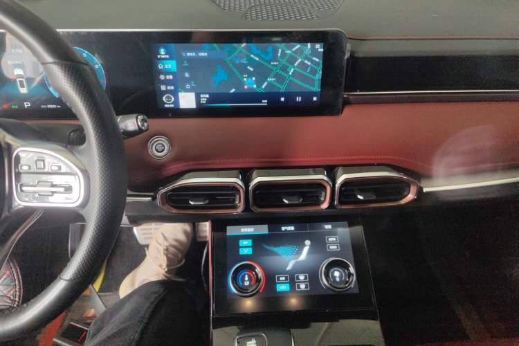 Used JETOUR X70 PLUS 2021 1.6T DCT 7-Seater
