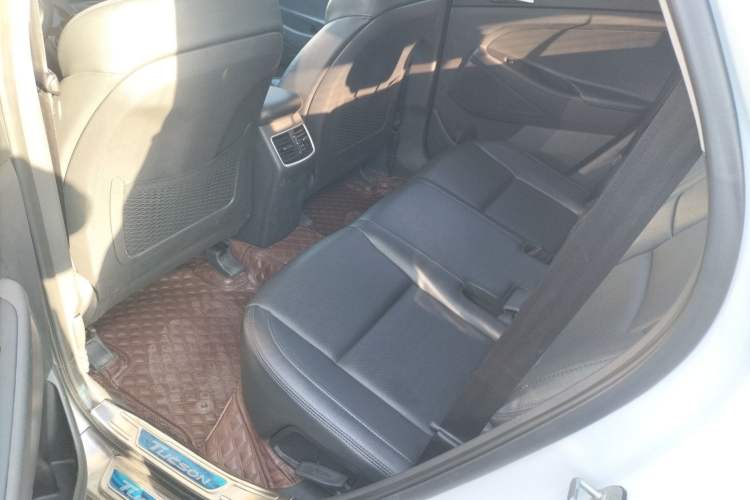 Used Hyundai Tucson 2015 1.6T Dual-Clutch Two-Wheel-Drive Smart Model
