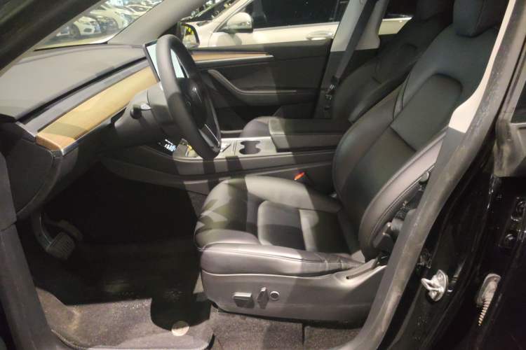 Used Tesla Model Y 2021 Long-Range All-Wheel-Drive Version