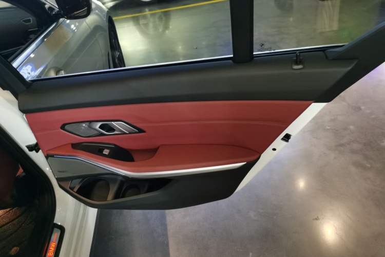 Used BMW i3 2022 eDrive 35 L
