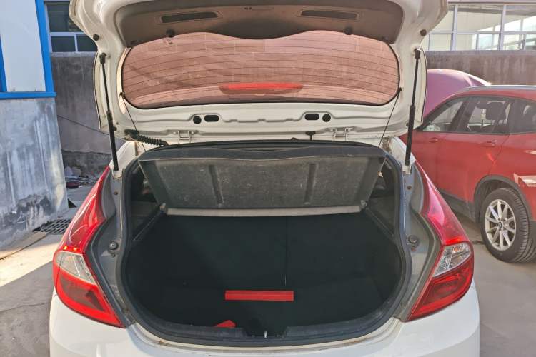 Used Hyundai Verna Ray 2014 1.6L Automatic TOP
