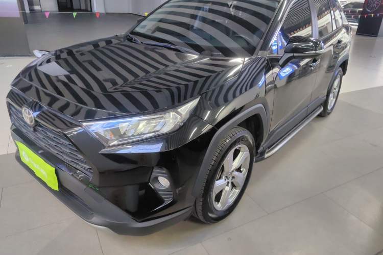 Used Toyota RAV4 2021 2.0L CVT Two-Wheel Drive Fashion PLUS Edition
