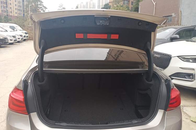 Used BMW 3 Series 2017 320Li Fashion Model
