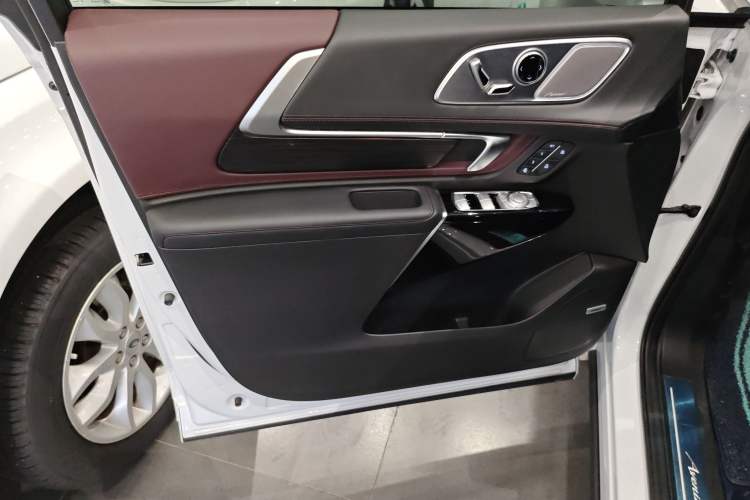 Used Buick Century 2023 2.0T Six-Seater Yinshi Edition
