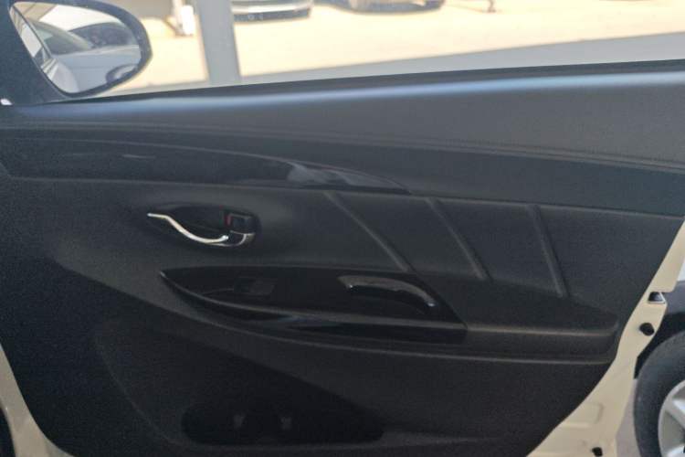 Used Toyota YARiS L 2021 X-Trail 1.5L CVT Luxury Edition
