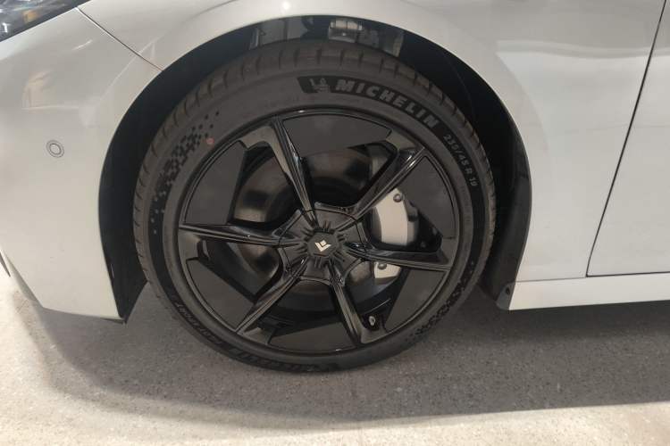 Used  GT 2024 Global Model 710 Ultra-High-Voltage LiDAR Edition
