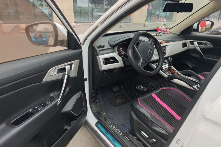 Used Geely Auto Emgrand X7 Sport 2018 1.8TD Automatic Two-Wheel Drive Smart Connect 4G Internet Edition
