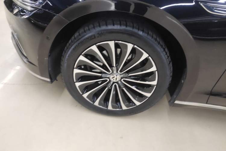 Used Volkswagen Phideon 2018 Revised Version 380TSI Two-Wheel-Drive Flagship Edition
