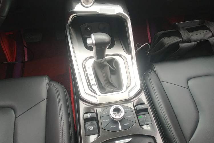 Used Haval H6 2017 Blue Label 1.5T Automatic Two-Wheel Drive ZhiShang Model
