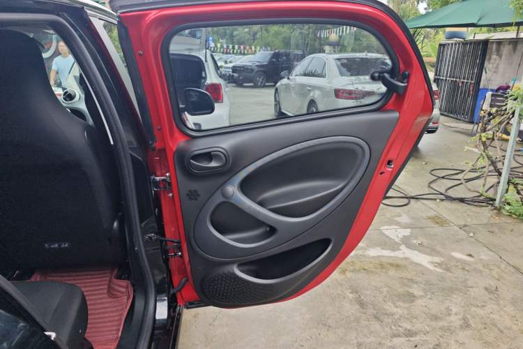 Used  forfour 2018 1.0L 52 kW Dynamic Edition
