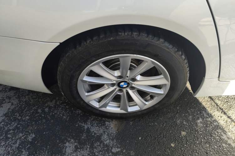 Used BMW 5 Series 2014 520i Elegant Edition
