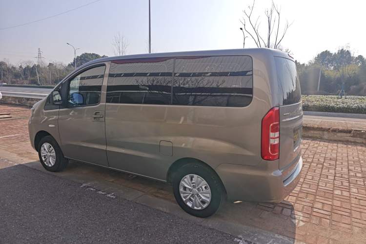 Used  M3 2018 1.6L Express Edition 5-seater