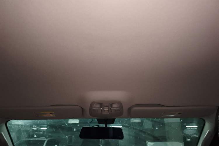 Used SAIC MAXUS G10 2018 PLUS 2.4L Manual Elite Edition
