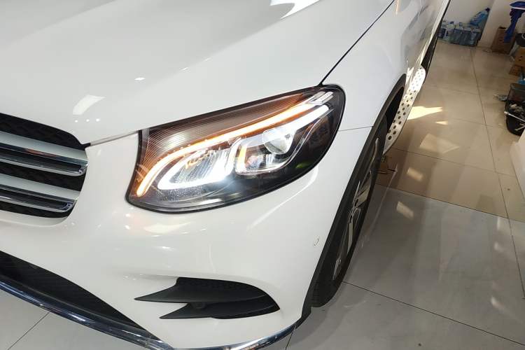 Used Mercedes-Benz GLC 2017 GLC 260 4MATIC Luxury Model
