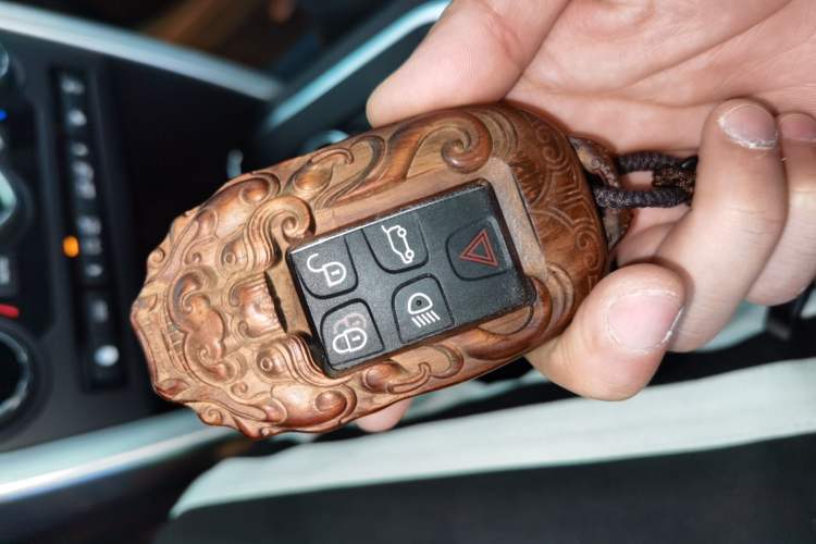 Used Land Rover Discovery Sport 2019 240 PS SE Version China VI Standard