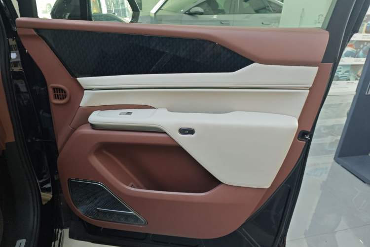 Used BYD Xia 2025 DM-i 1.5T 180km Excellence Model
