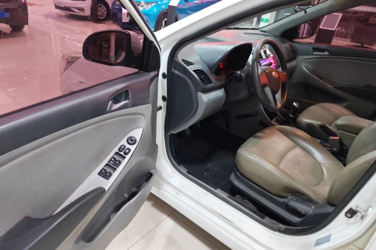 Used Hyundai Verna 2014 1.4L Manual Smart GLS Trim
