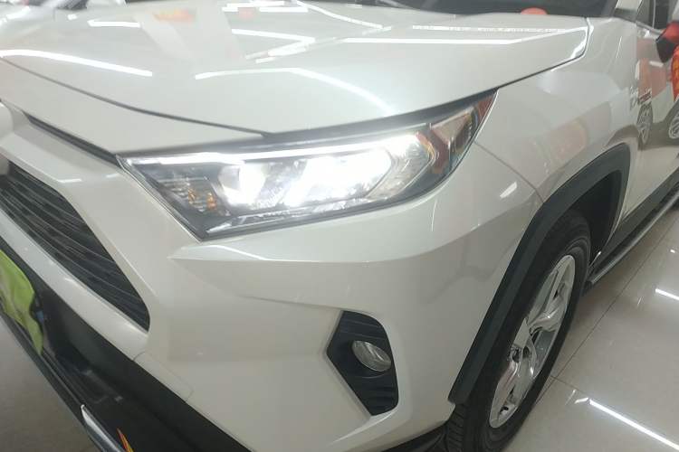Used Toyota RAV4 2020 Dual-Engine 2.5L E-CVT Two-Wheel Drive Elite Edition