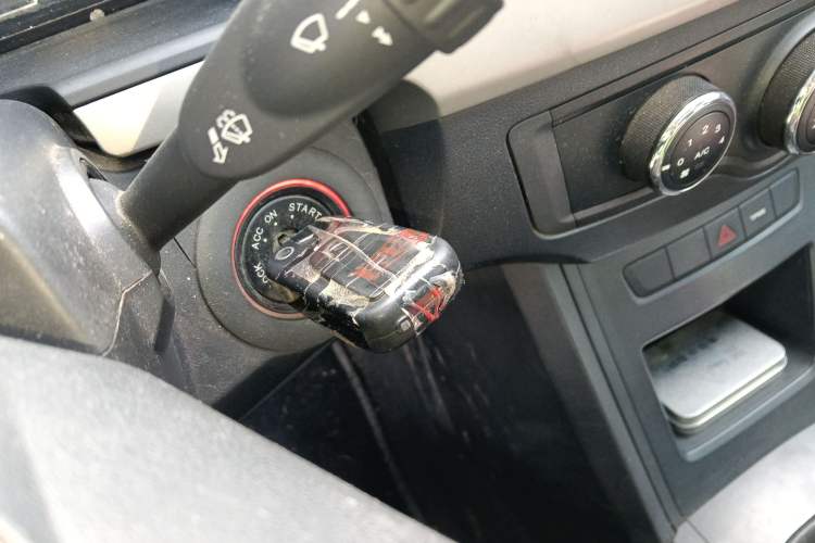 Used Roewe 350 2015 1.5L Manual Luxury Sunroof Edition
