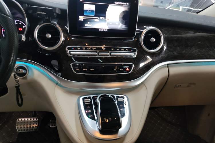 Used Mercedes-Benz V-Class 2017 V 260 Prestige Edition
