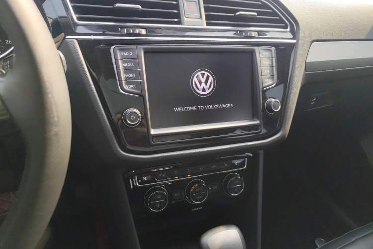 Used Volkswagen Tiguan L 2018 330TSI Automatic Two-Wheel Drive Luxury Edition