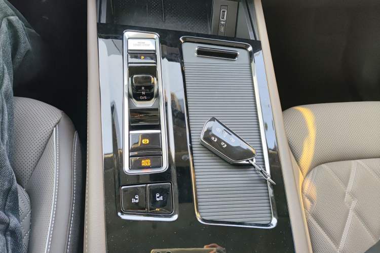 Used Volkswagen Viloran 2024 380TSI Premium Edition