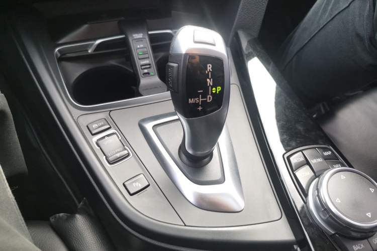 Used BMW 3 Series 2017 320Li Fashion Model
