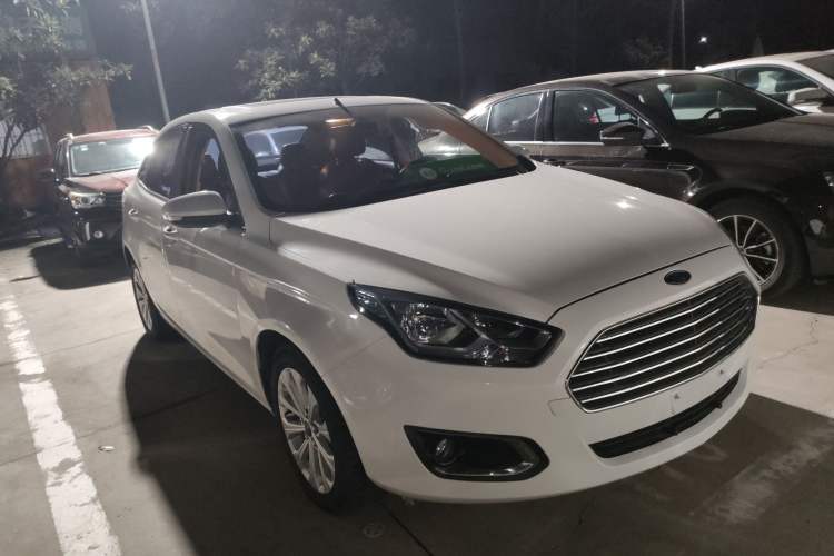 Used Ford Escort 2015 1.5L Automatic Fashion Model
