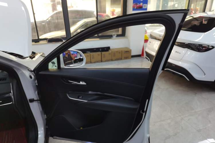 Used Cadillac XT4 2018 28T Two-Wheel Drive Tech Version
