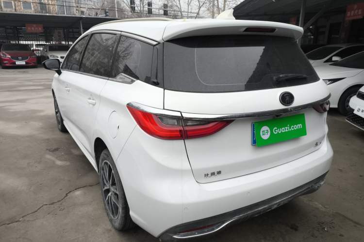 Used BYD Song MAX 2018 1.5T Automatic Smart Connect Elite Model with 6 Seats