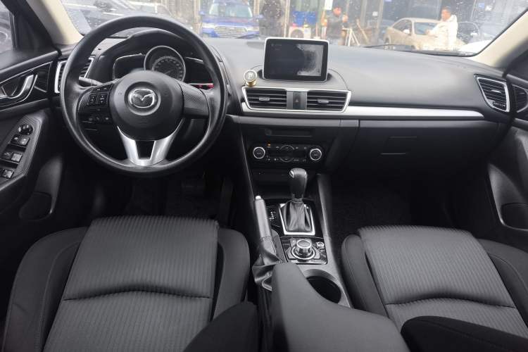 Used Mazda Mazda 3 Axela 2016 Sedan 1.5L Automatic Luxury Model
