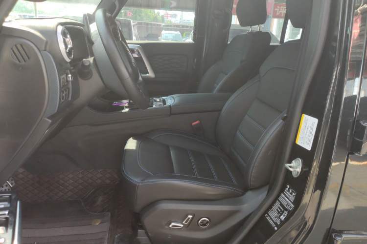 Used  BJ40 2023 2.0T Automatic Four-Wheel Drive Urban Hunter Edition Prestige Version
