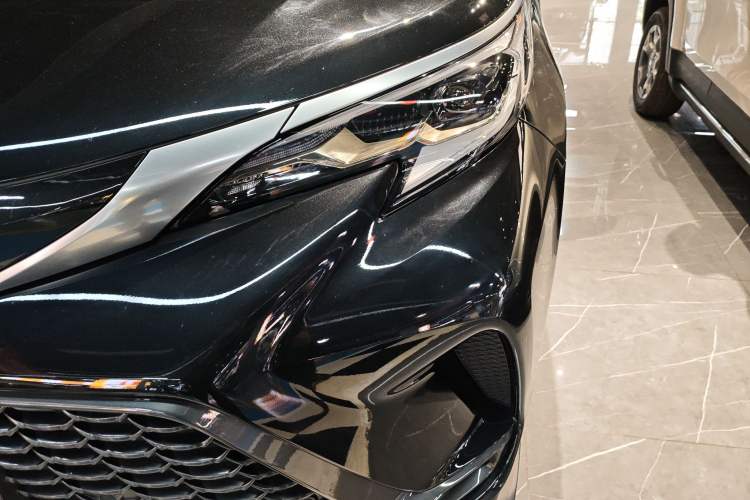 Used Toyota Granvia 2022 2.5L Hybrid Premium Edition