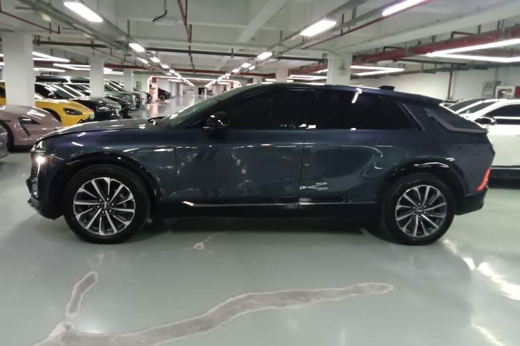 Used Cadillac LYRIQ 2022 Four-Wheel-Drive High-Performance Deluxe Edition
