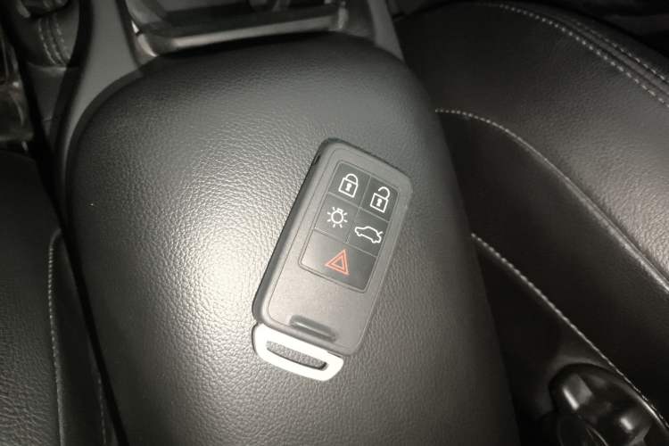 Used Volvo V40 2019 T3 Zhiyi Edition