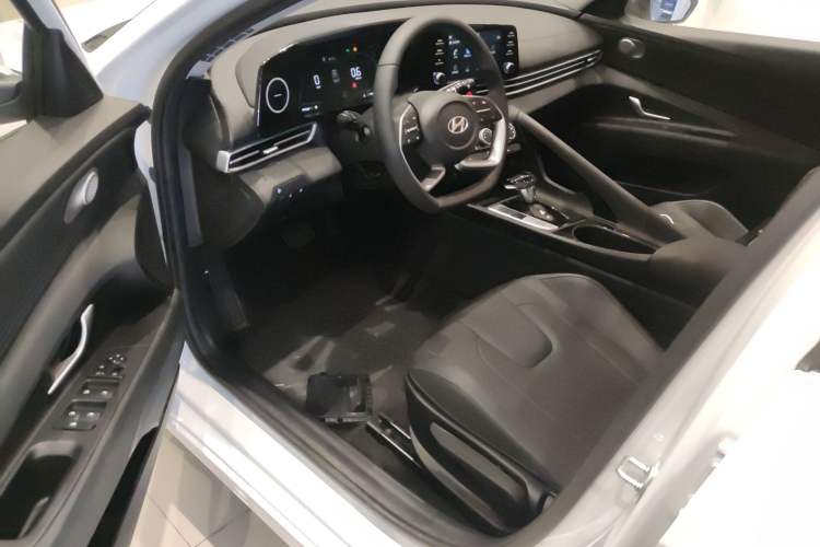 Used Hyundai Elantra 2023 1.5L CVT GLX Elite Edition
