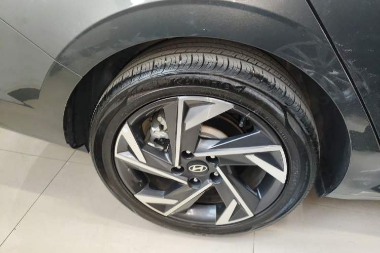 Used Hyundai Elantra 2023 1.5L CVT LUX Prestige Edition
