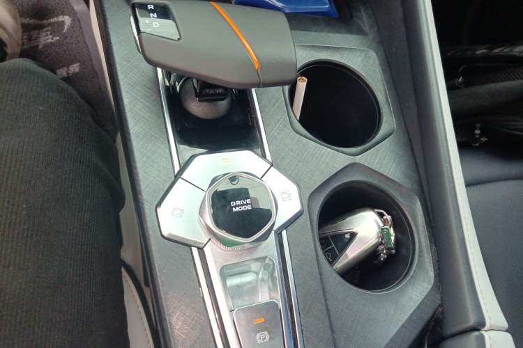 Used Changan UNI-V 2023 1.5T Prestige Model
