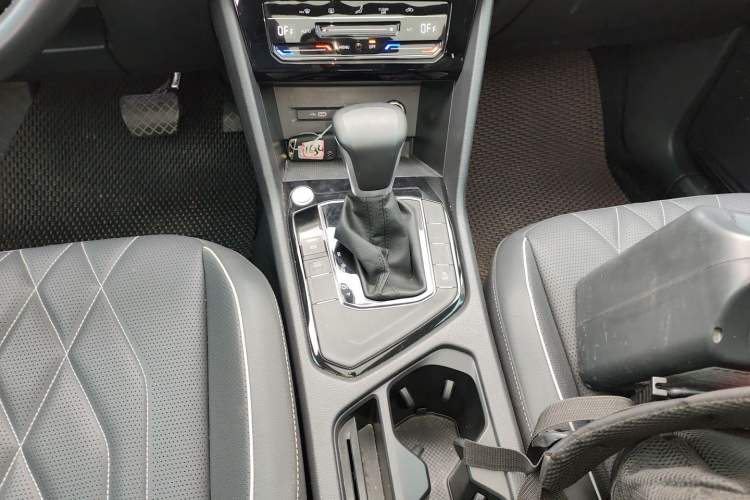 Used Volkswagen Tiguan L 2024 300TSI Automatic Two-Wheel Drive Smart Edition
